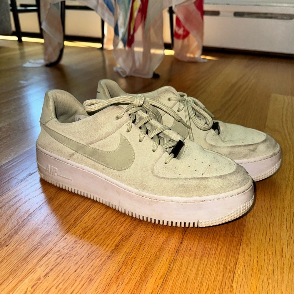 Size 10.5 Mint Green Nike